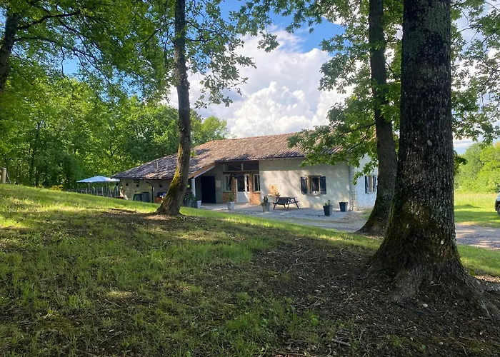 Maison Charmante à Avec Piscine Privée